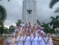 Peringati Hari Pahlawan, PIRA Lampung Tabur Bunga di Makam Pahlawan